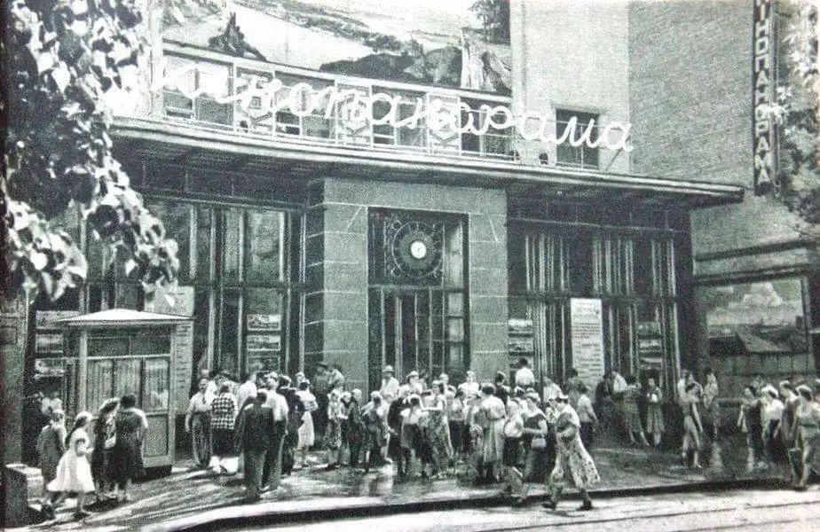 Читати: Подорож крізь віки: історія кіно в Україні